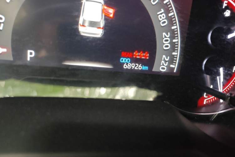 Used Toyota RAV4 2020 2.0L CVT Two-Wheel Drive Fashion Edition Odometer Close Up