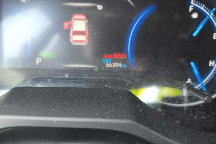 Used Toyota RAV4 2020 Dual-Engine 2.5L E-CVT 4x4 Elite PLUS Edition Odometer Close Up