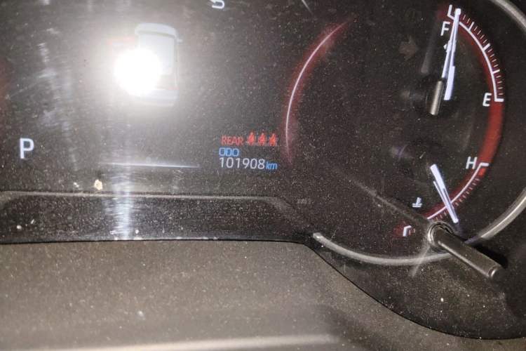Used Toyota RAV4 2020 2.0L CVT Two-Wheel Drive Fashion Edition Odometer Close Up