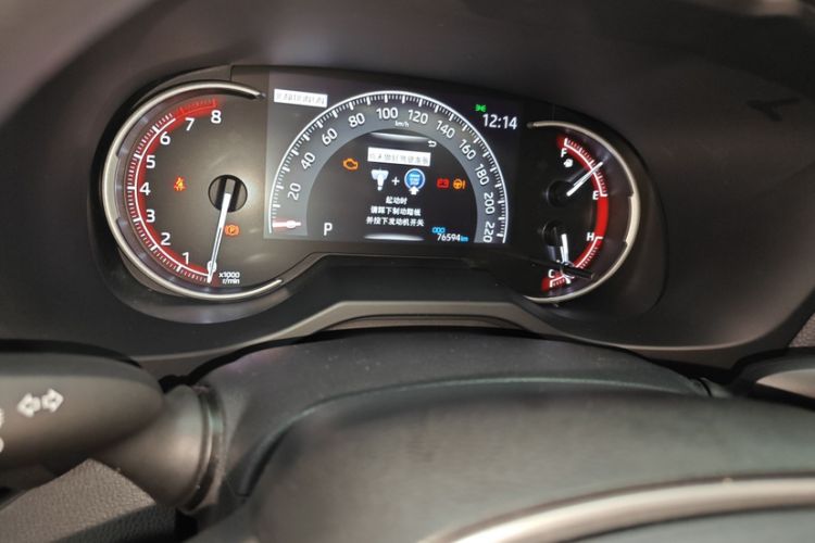 Used Toyota RAV4 2020 2.0L CVT Two-Wheel Drive Fashion Edition Odometer Close Up