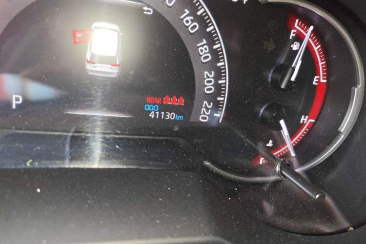 Used Toyota RAV4 2020 2.0L CVT Two-Wheel Drive Fashion Edition Odometer Close Up
