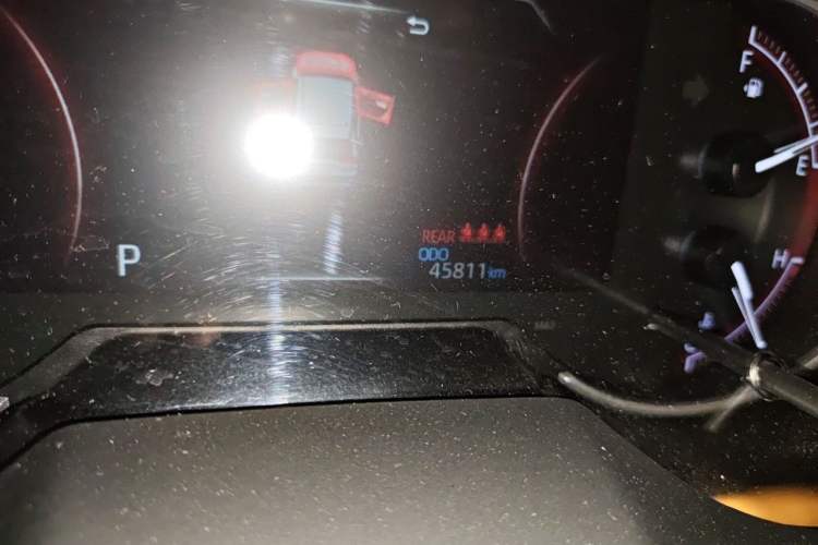 Used Toyota RAV4 2020 2.0L CVT Two-Wheel Drive Fashion Edition Odometer Close Up