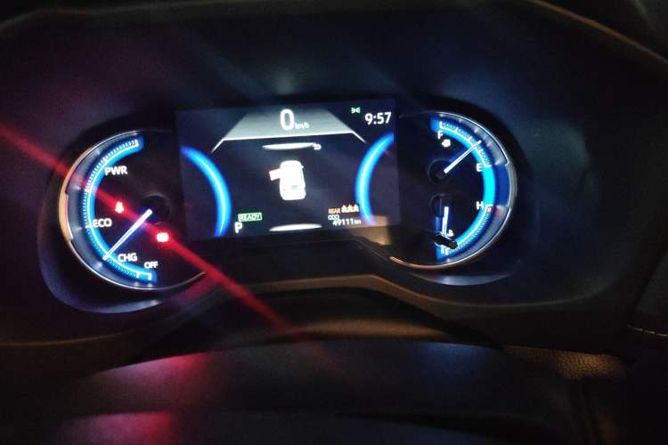 Used Toyota RAV4 2020 Dual-Motor 2.5L E-CVT Four-Wheel Drive Flagship Edition Odometer Close Up