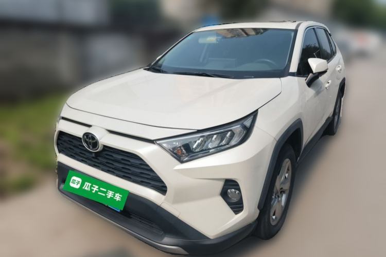Used Toyota RAV4 2020 2.0L CVT Two-Wheel Drive Fashion Edition Guazi used car, China used car export, Used car for sale, Used  cars, Cheapest cars for sale