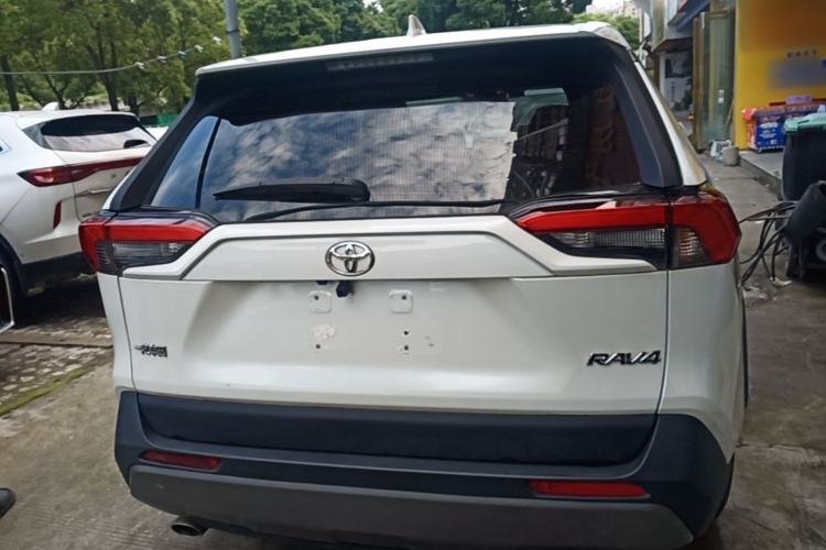 Used Toyota RAV4 2020 2.0L CVT Two-Wheel Drive Fashion Edition Rear