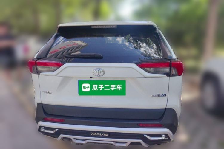 Used Toyota RAV4 2020 2.0L CVT Two-Wheel Drive Fashion Edition Rear