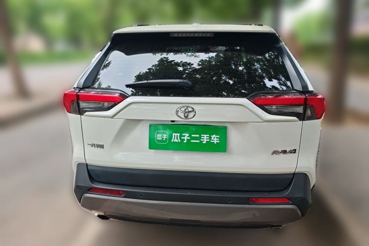 Used Toyota RAV4 2020 2.0L CVT Two-Wheel Drive Fashion Edition Rear