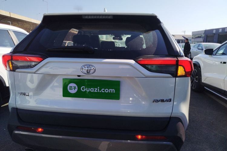 Used Toyota RAV4 2020 2.0L CVT Two-Wheel Drive Fashion Edition Rear