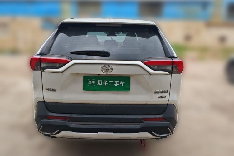 Used Toyota RAV4 2020 2.0L CVT Two-Wheel Drive Fashion Edition Rear