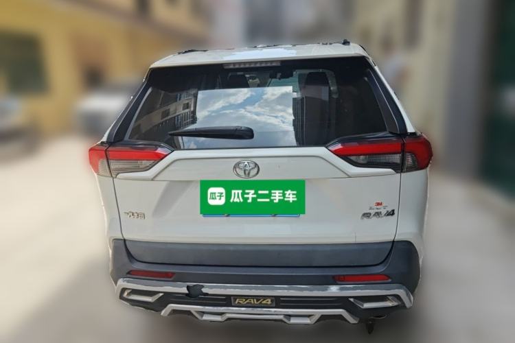 Used Toyota RAV4 2020 2.0L CVT Two-Wheel Drive Fashion Edition Rear