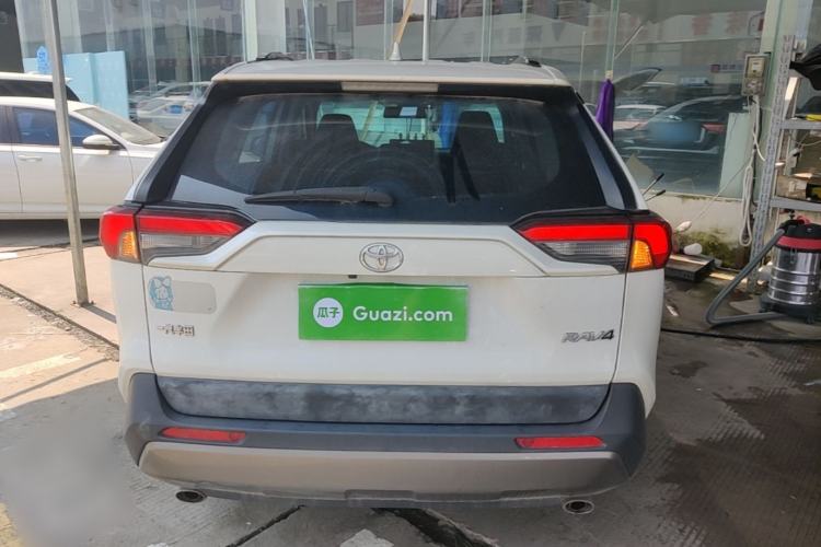Used Toyota RAV4 2020 2.0L CVT Two-Wheel Drive Fashion Edition Rear