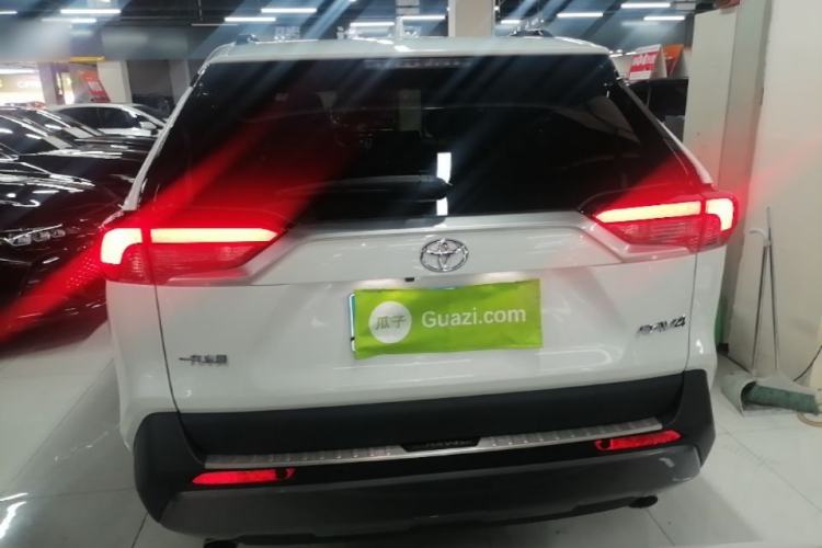 Used Toyota RAV4 2020 2.0L CVT Two-Wheel Drive Prestige Edition Rear