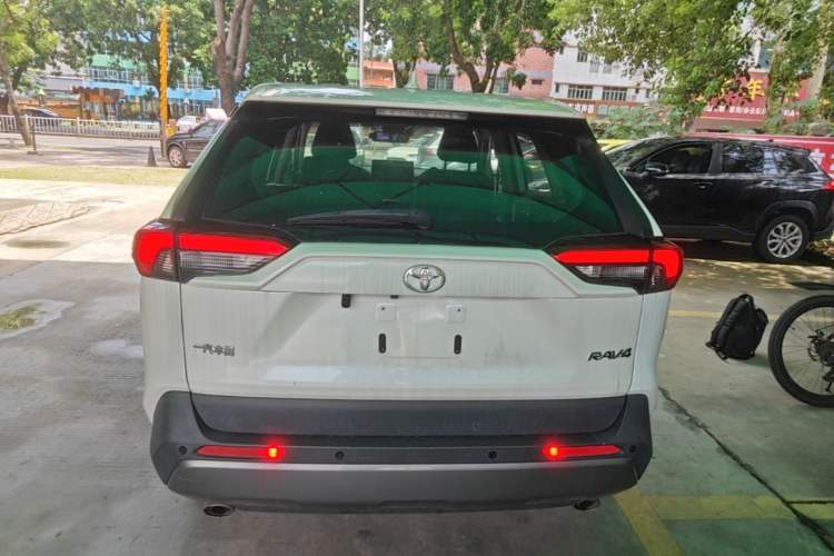 Used Toyota RAV4 2020 2.0L CVT Two-Wheel Drive Fashion Edition Rear