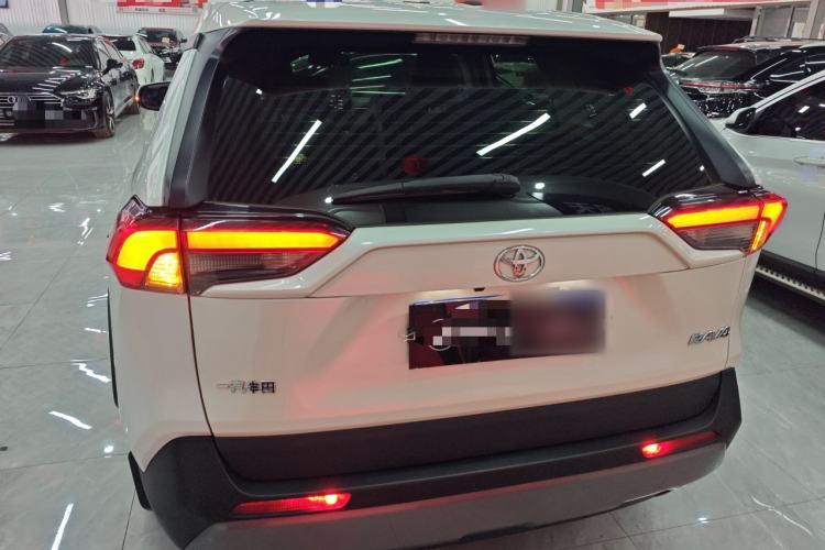 Used Toyota RAV4 2020 2.0L CVT Two-Wheel Drive Fashion PLUS Edition Rear