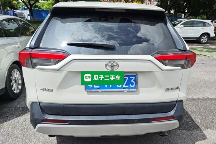 Used Toyota RAV4 2020 2.0L CVT Two-Wheel Drive Fashion Edition Rear