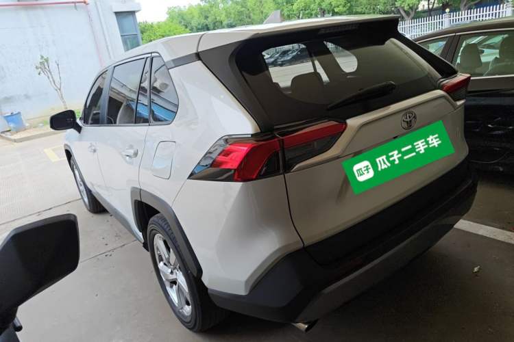 Used Toyota RAV4 2020 2.0L CVT Two-Wheel Drive Fashion Edition Rear Left 45 Deg