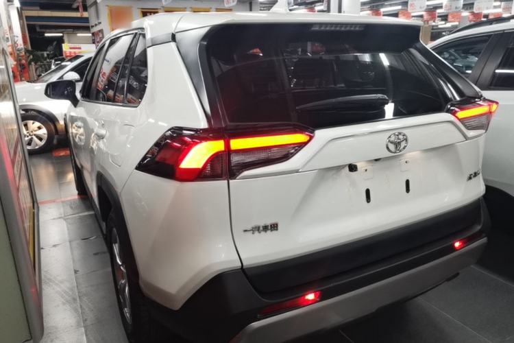 Used Toyota RAV4 2020 2.0L CVT Two-Wheel Drive Fashion Edition Rear Left 45 Deg