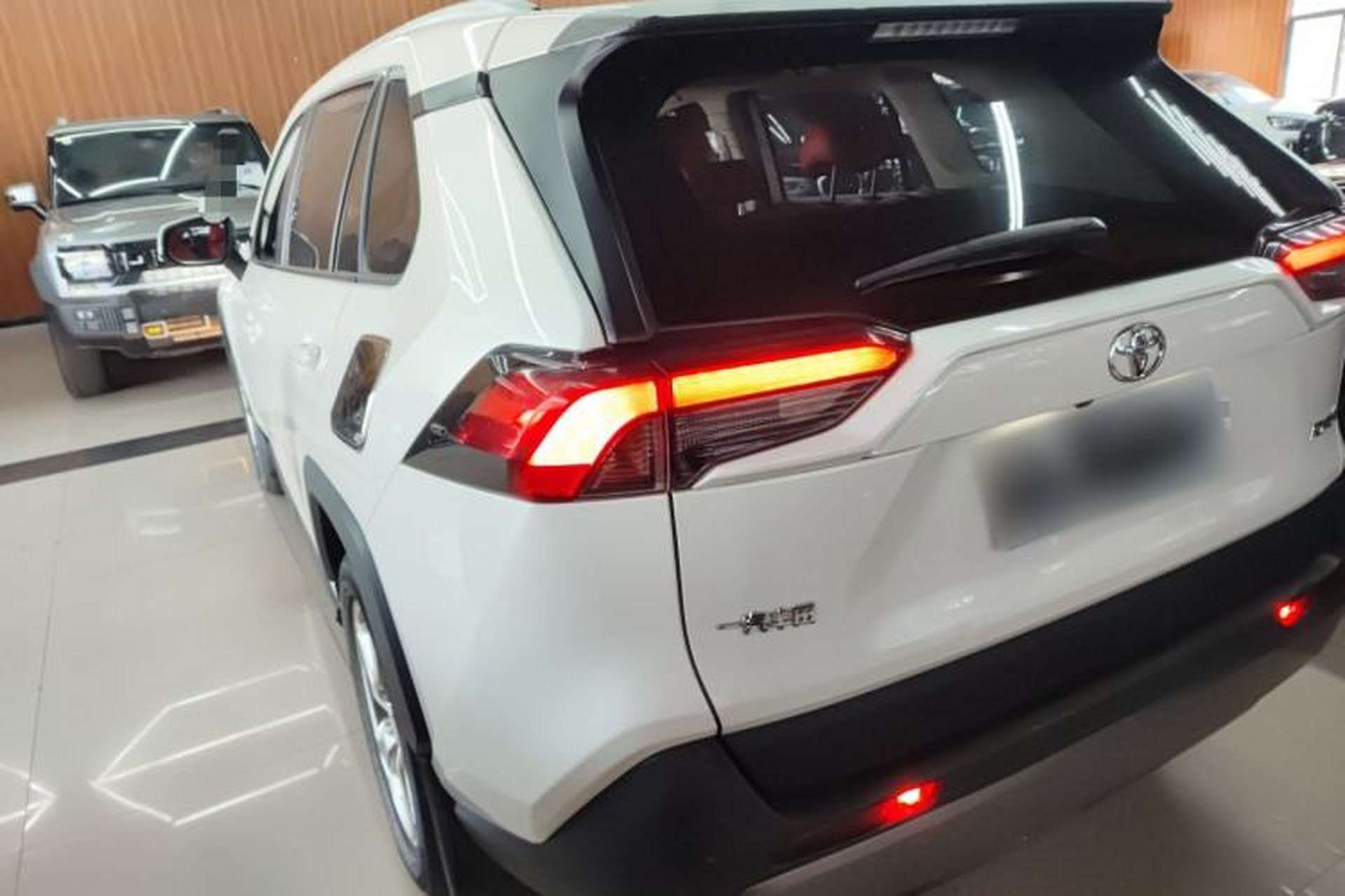 Used Toyota RAV4 2020 2.0L CVT Two-Wheel Drive Fashion Edition Rear Left 45 Deg