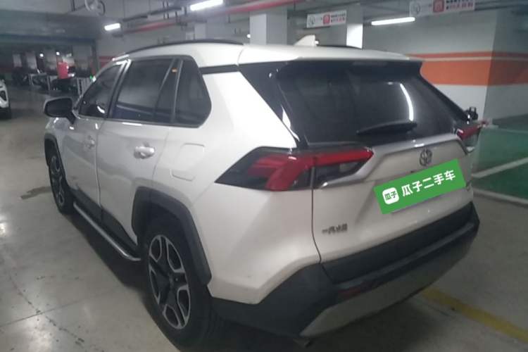 Used Toyota RAV4 2020 2.0L CVT Four-Wheel Drive Prestige Edition Rear Left 45 Deg