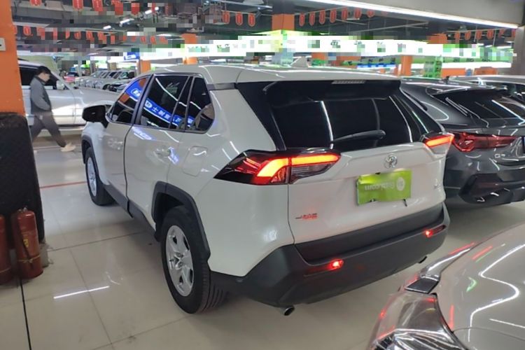 Used Toyota RAV4 2020 2.0L CVT Two-Wheel Drive Urban Edition Rear Left 45 Deg