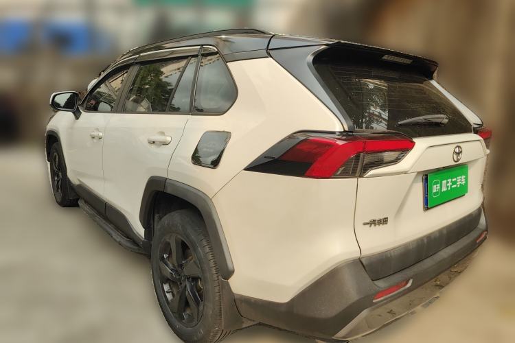 Used Toyota RAV4 2020 2.0L CVT Two-Wheel Drive Fashion PLUS Edition Rear Left 45 Deg