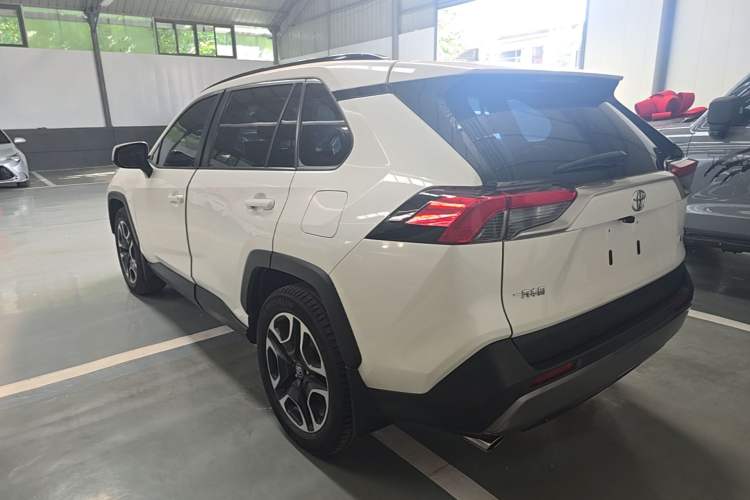 Used Toyota RAV4 2020 2.0L CVT Two-Wheel Drive Prestige Edition Rear Left 45 Deg
