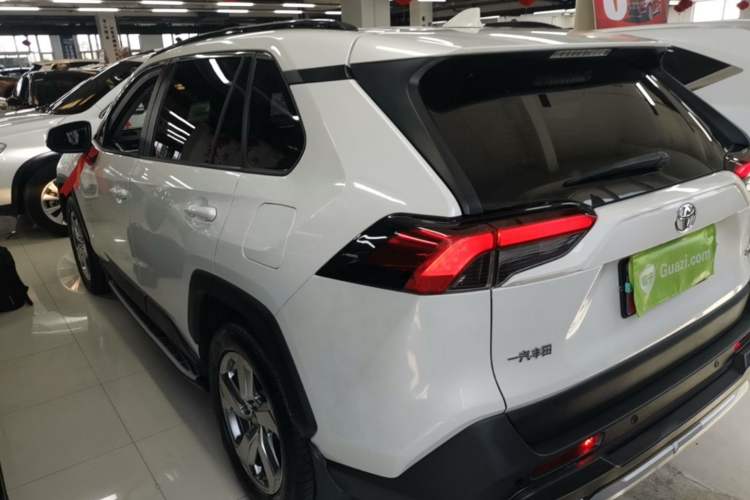 Used Toyota RAV4 2020 2.0L CVT Two-Wheel Drive Fashion PLUS Edition Rear Left 45 Deg