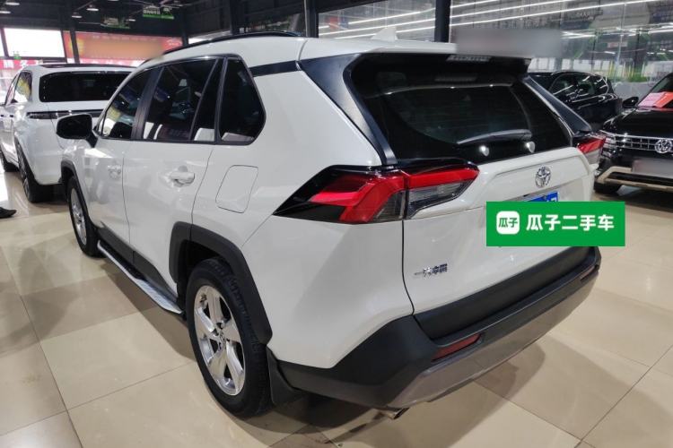 Used Toyota RAV4 2020 2.0L CVT Two-Wheel Drive Fashion PLUS Edition Rear Left 45 Deg