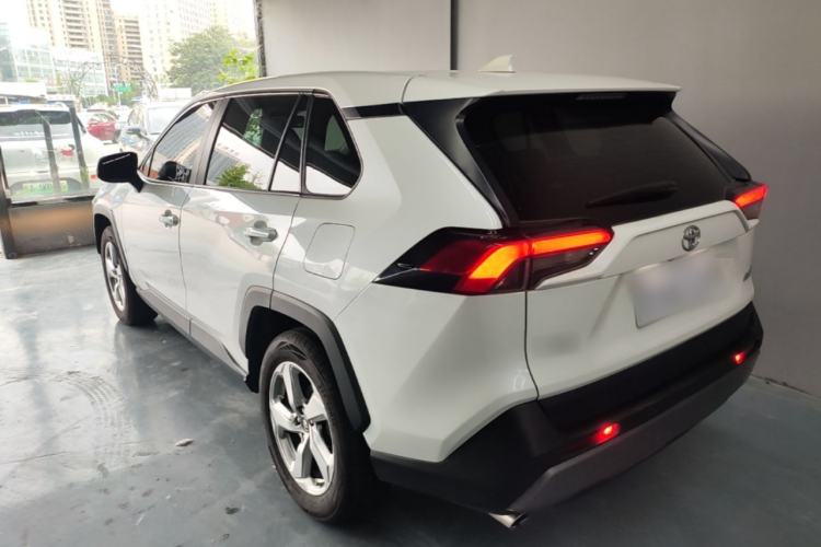 Used Toyota RAV4 2020 2.0L CVT Two-Wheel Drive Fashion Edition Rear Left 45 Deg