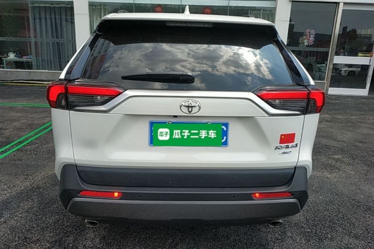 Used Toyota RAV4 2020 2.0L CVT Four-Wheel Drive Prestige Edition Rear