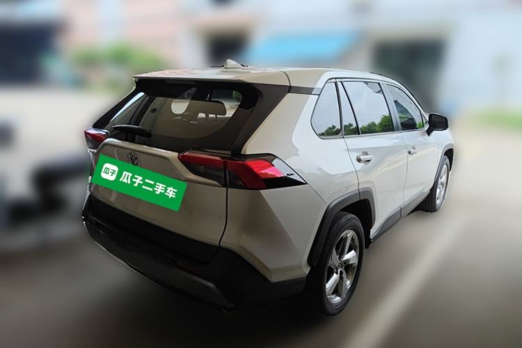 Used Toyota RAV4 2020 2.0L CVT Two-Wheel Drive Fashion Edition Rear Right 45 Deg