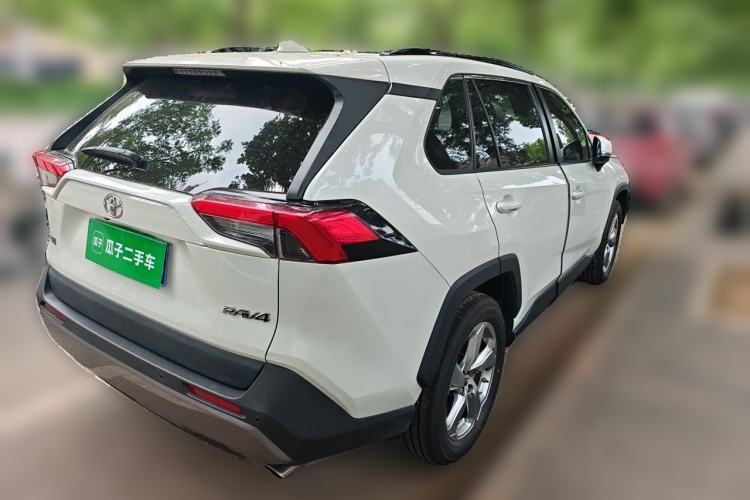 Used Toyota RAV4 2020 2.0L CVT Two-Wheel Drive Fashion Edition Rear Right 45 Deg