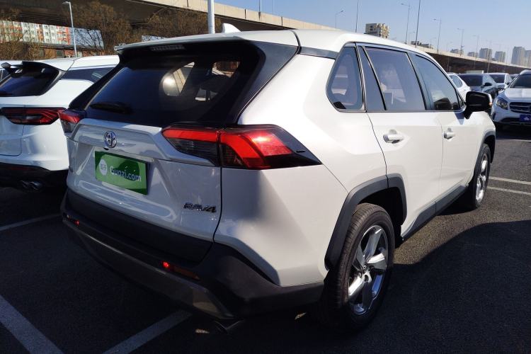 Used Toyota RAV4 2020 2.0L CVT Two-Wheel Drive Fashion Edition Rear Right 45 Deg