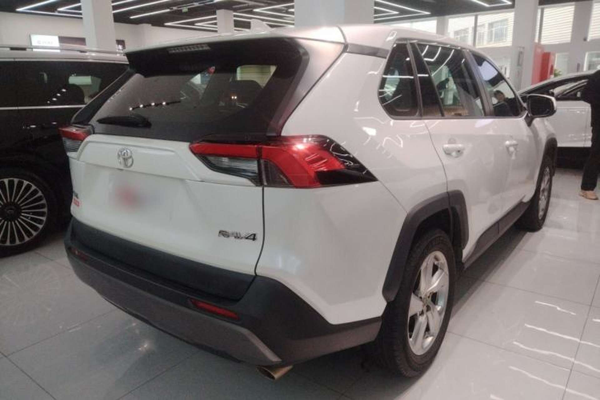 Used Toyota RAV4 2020 2.0L CVT Two-Wheel Drive Fashion Edition Rear Right 45 Deg