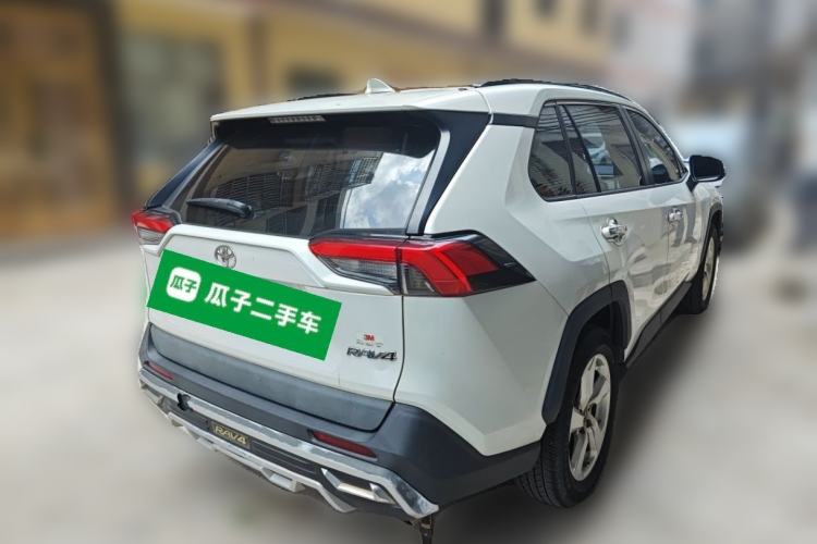 Used Toyota RAV4 2020 2.0L CVT Two-Wheel Drive Fashion Edition Rear Right 45 Deg