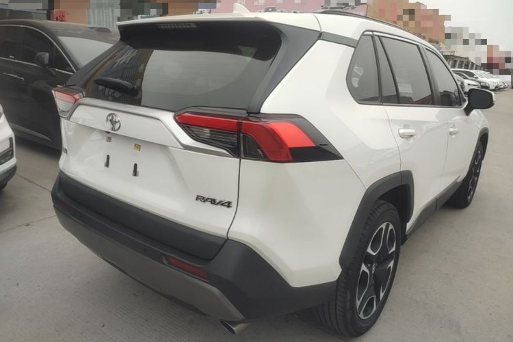 Used Toyota RAV4 2020 2.0L CVT Two-Wheel Drive Prestige Edition Rear Right 45 Deg