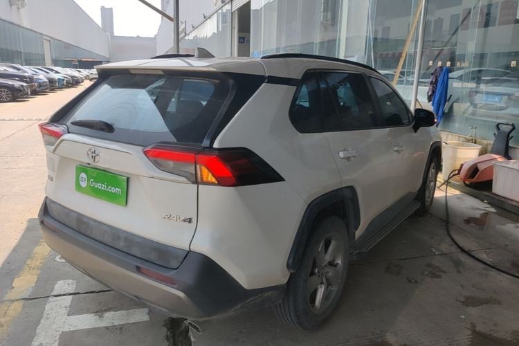 Used Toyota RAV4 2020 2.0L CVT Two-Wheel Drive Fashion Edition Rear Right 45 Deg
