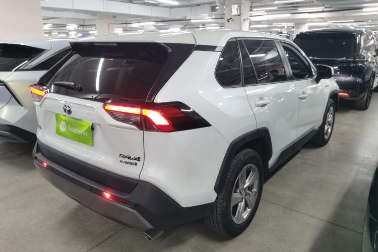 Used Toyota RAV4 2020 Dual-Engine 2.5L E-CVT Two-Wheel Drive Elite Edition Rear Right 45 Deg