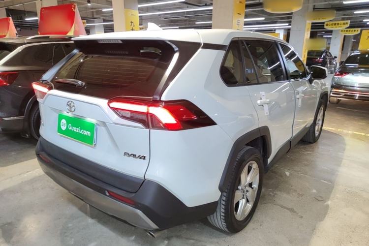 Used Toyota RAV4 2020 2.0L CVT Two-Wheel Drive Fashion PLUS Edition Rear Right 45 Deg
