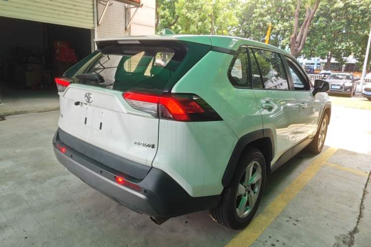 Used Toyota RAV4 2020 2.0L CVT Two-Wheel Drive Fashion Edition Rear Right 45 Deg