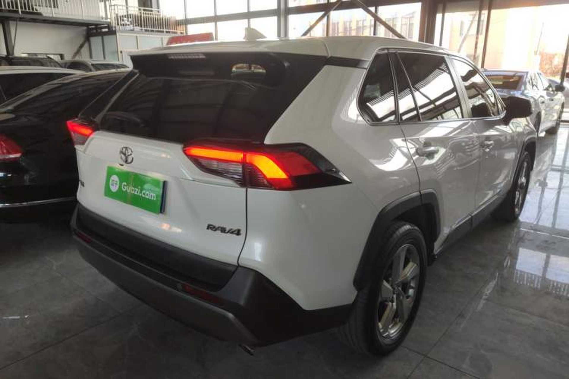 Used Toyota RAV4 2020 2.0L CVT Two-Wheel Drive Fashion PLUS Edition Rear Right 45 Deg