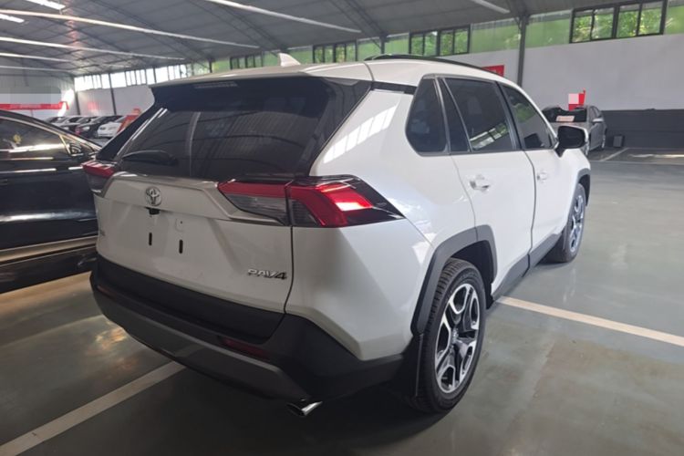 Used Toyota RAV4 2020 2.0L CVT Two-Wheel Drive Prestige Edition Rear Right 45 Deg