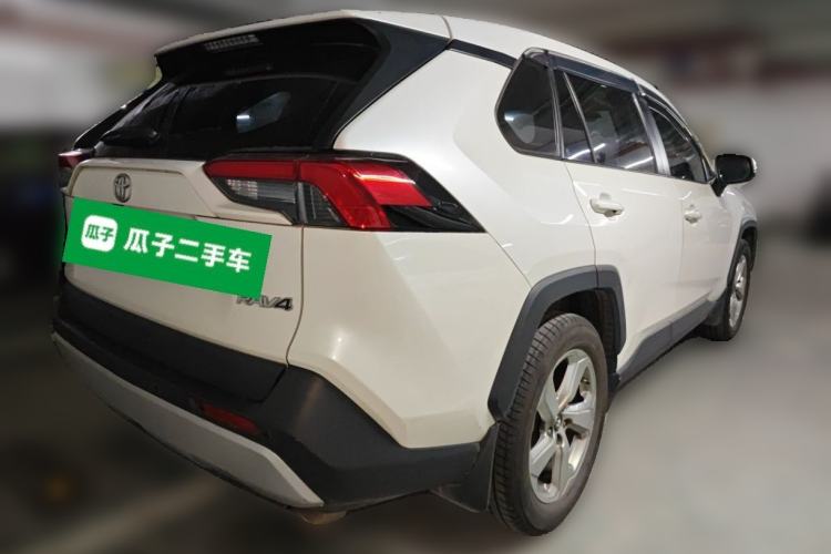 Used Toyota RAV4 2020 2.0L CVT Two-Wheel Drive Fashion PLUS Edition Rear Right 45 Deg