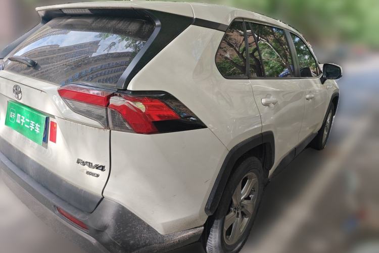 Used Toyota RAV4 2020 2.0L CVT Two-Wheel Drive Fashion Edition Rear Right 45 Deg