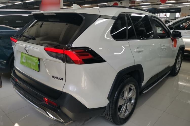 Used Toyota RAV4 2020 2.0L CVT Two-Wheel Drive Fashion PLUS Edition Rear Right 45 Deg