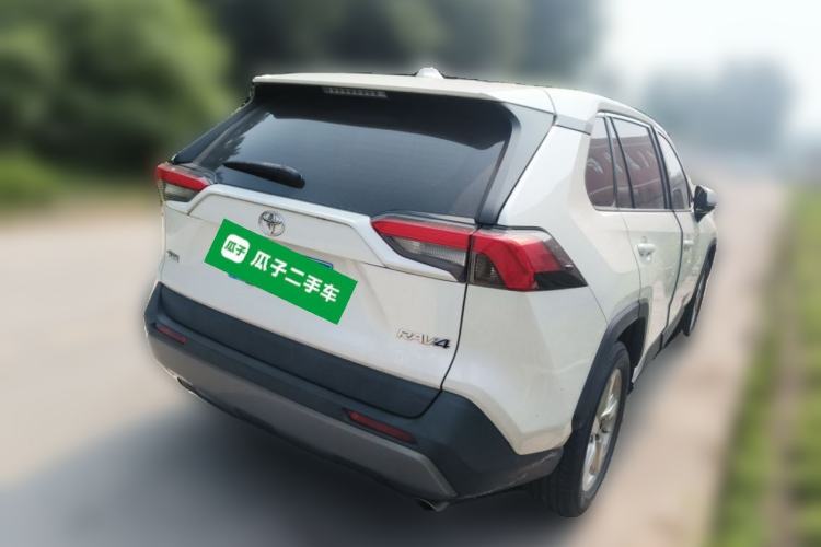 Used Toyota RAV4 2020 2.0L CVT Two-Wheel Drive Fashion Edition Rear Right 45 Deg