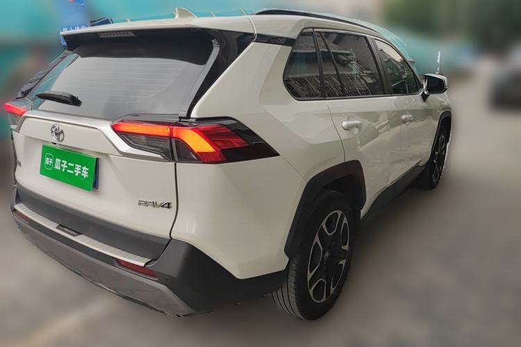 Used Toyota RAV4 2020 2.0L CVT Two-Wheel Drive Prestige Edition Rear Right 45 Deg