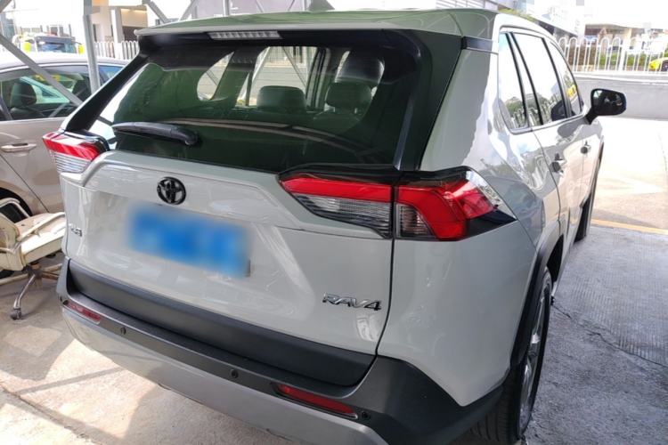 Used Toyota RAV4 2020 2.0L CVT Two-Wheel Drive Fashion Edition Rear Right 45 Deg