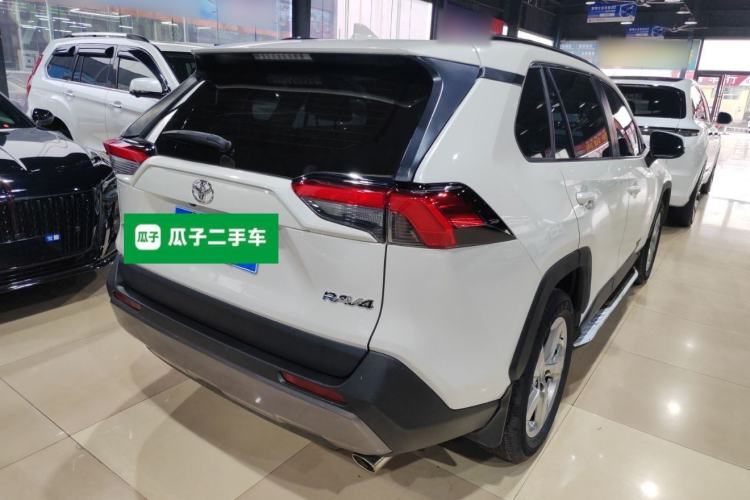 Used Toyota RAV4 2020 2.0L CVT Two-Wheel Drive Fashion PLUS Edition Rear Right 45 Deg