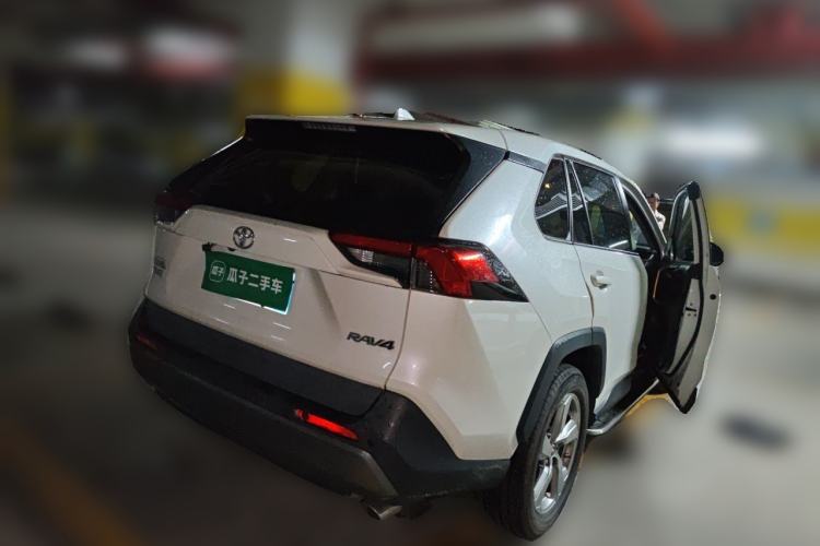 Used Toyota RAV4 2020 2.0L CVT Two-Wheel Drive Fashion Edition Rear Right 45 Deg